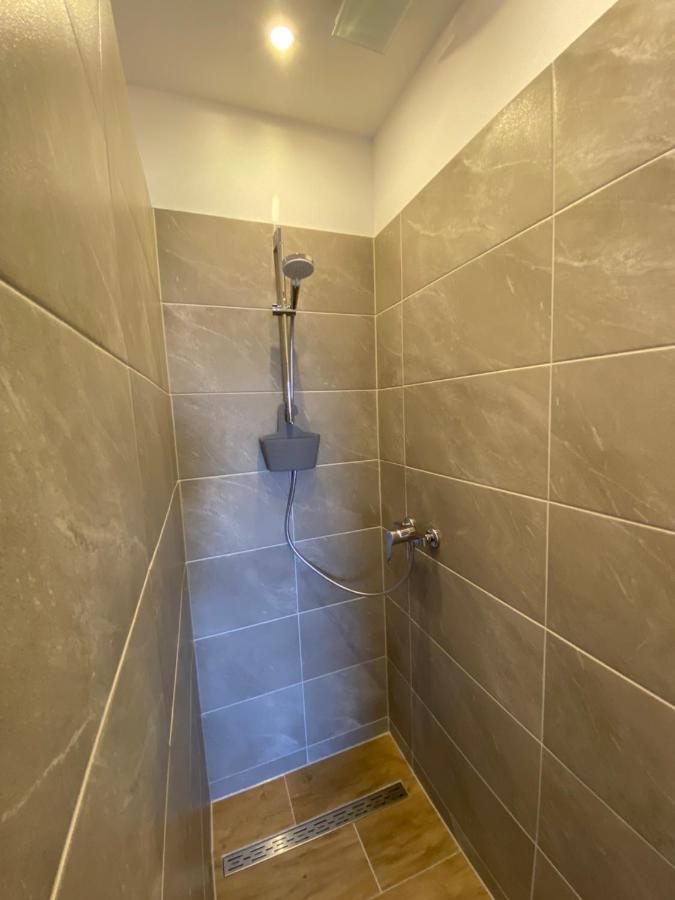 Grosses Doppelzimmer Mit Eigenem Bad Und Kuehlschrank, Frisch Saniert Friedrichskoog Extérieur photo