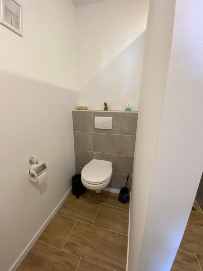 Grosses Doppelzimmer Mit Eigenem Bad Und Kuehlschrank, Frisch Saniert Friedrichskoog Extérieur photo