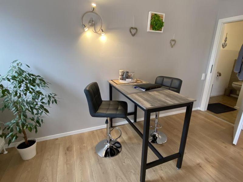 Grosses Doppelzimmer Mit Eigenem Bad Und Kuehlschrank, Frisch Saniert Friedrichskoog Extérieur photo